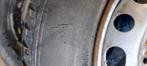 Te koop winterbanden op stalen velg, Auto-onderdelen, Banden en Velgen, Ophalen, Bestelwagen, 15 inch, Banden en Velgen