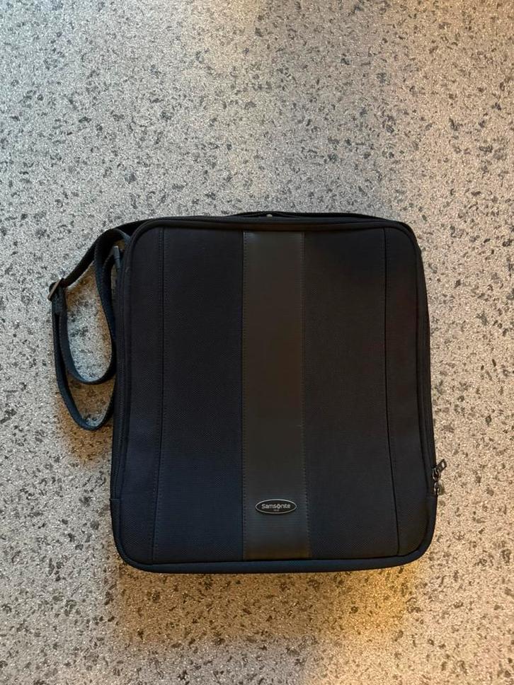 The Samsonite 1910 Black Business Laptop Case, Computers en Software, Laptoptassen, Zo goed als nieuw, Aktetas, 17 inch of meer