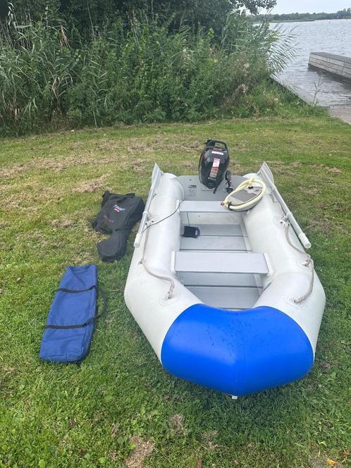 Rubberen boot met motor, Watersport en Boten, Roeiboten, Gebruikt, Overige materialen, Met roeispanen of peddels, Met motor, Ophalen