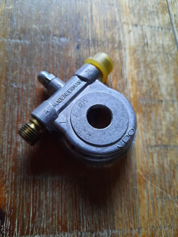 N.O.S originele VDO kilometeraandrijver km teller 11 mm, Fietsen en Brommers, Brommeronderdelen | Oldtimers, Nieuw, Overige merken