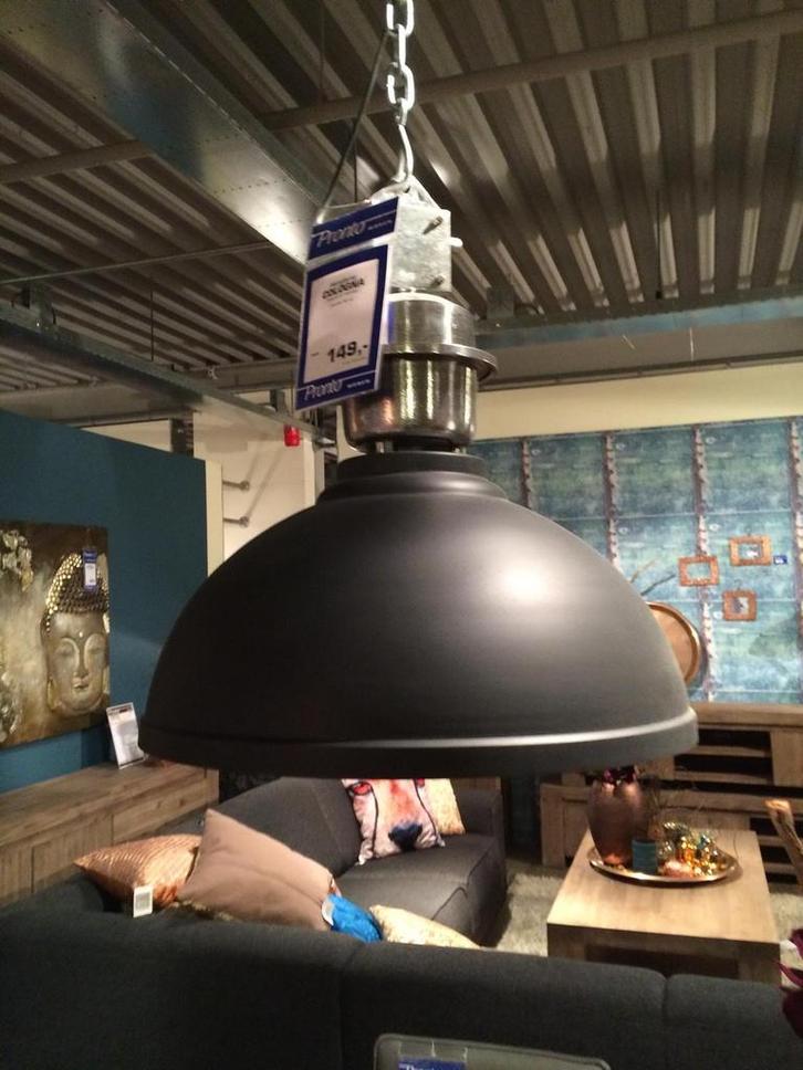 2 Industriële Hanglampen Zwart - 55cm Hoog, Huis en Inrichting, Lampen | Hanglampen, Zo goed als nieuw, 50 tot 75 cm, Metaal, Ophalen