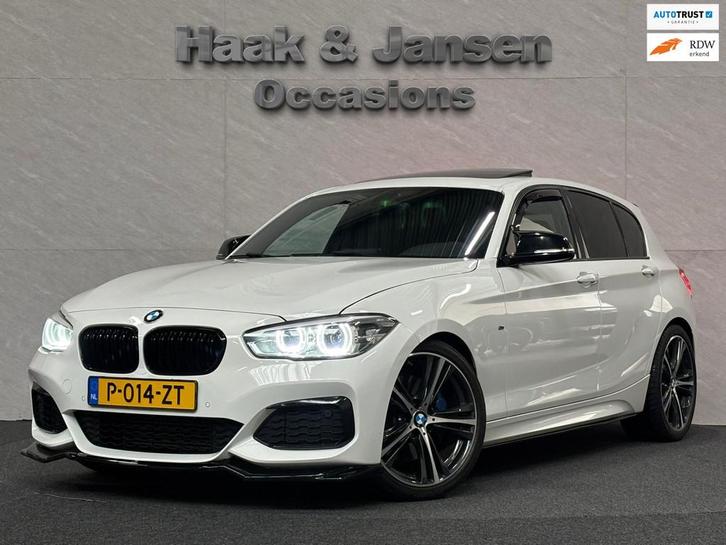 BMW 1-serie M135i xDrive Panoramadak Alcantara M-sport, Auto's, BMW, Bedrijf, Te koop, 1-Serie, 4x4, ABS, Airbags, Airconditioning
