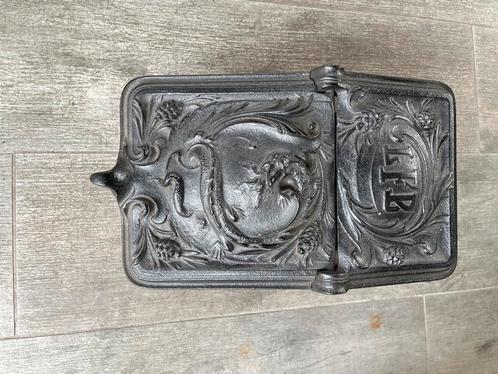 Antieke Gietijzeren Houtbak / Kolenkit met Reliëf Decoratie, Antiek en Kunst, Curiosa en Brocante, Ophalen