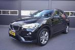 BMW X1 SDrive20i Aut/Airco/Navi/CC, Auto's, BMW, 1998 cc, Stof, Euro 6, Zwart