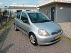 Toyota Yaris 1.3 16V 5DR Linea SOL AUTOMAAT 2001 Grijs AIRCO, 1299 cc, 15 km/l, 4 cilinders, 400 kg