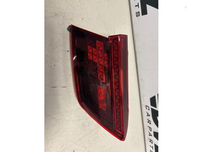 Achterlicht links van een Volkswagen Tiguan, Gebruikt, -, Volkswagen, -