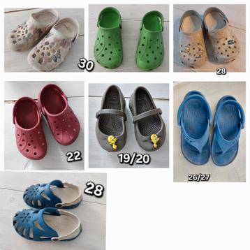 Crocs en soortgelijk maat 19 20 22 26 28 30  beschikbaar voor biedingen