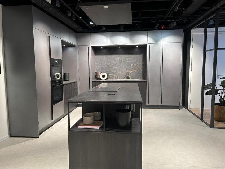 Showroomkeuken Bruynzeel Atlas Cubaniet icm Espresso Eiken, Huis en Inrichting, Keuken | Complete keukens, Nieuw, Overige typen