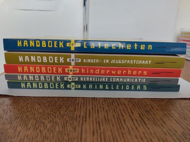 Werken in de Kerk - 4 Handboeken, Boeken, Godsdienst en Theologie, Zo goed als nieuw, Christendom | Protestants, Ophalen of Verzenden