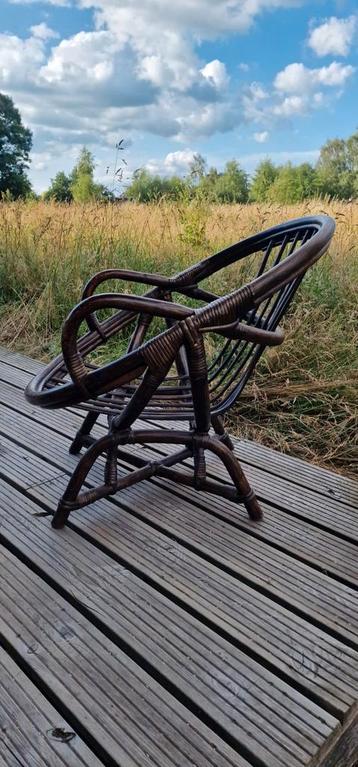 Vintage rotan kuipstoel, incl. kussen beschikbaar voor biedingen