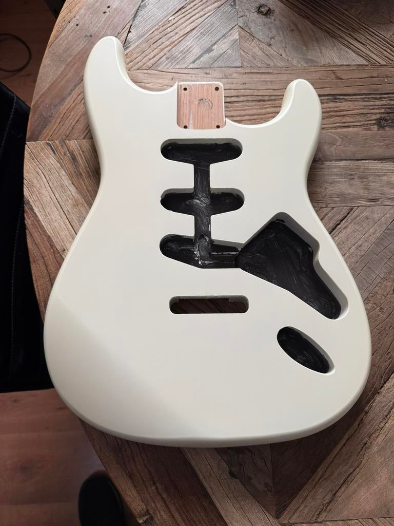 Stratocaster body” Vintage White nitro satin” neww, Muziek en Instrumenten, Instrumenten | Onderdelen, Geen, Geen, Nieuw, Ophalen of Verzenden