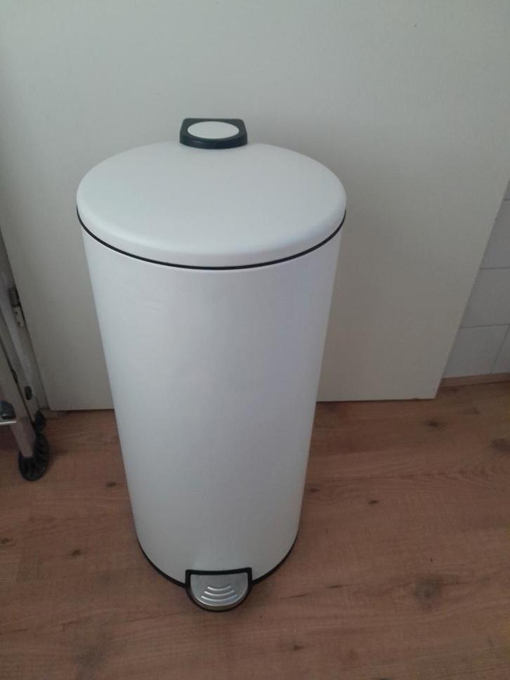 Pedaalemmer - Witte Afvalemmer, Huis en Inrichting, Woonaccessoires | Prullenbakken, Zo goed als nieuw, Kunststof, 50 tot 75 cm