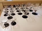 Art Deco glasservies met zwarte voet 19 stuks, Antiek en Kunst, Antiek | Glas en Kristal, Ophalen