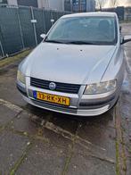 Fiat Stilo 1.4 16V 5DR 2005 Grijs, Auto's, Fiat, Voorwielaandrijving, 15 km/l, Origineel Nederlands, Handgeschakeld