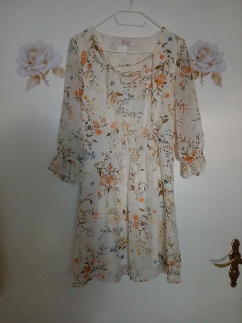 Prachtige  jurk doorzichtige  mouwen  gevoerd rok, Kleding | Dames, Jurken, Nieuw, Maat 38/40 (M), Overige kleuren, Boven de knie