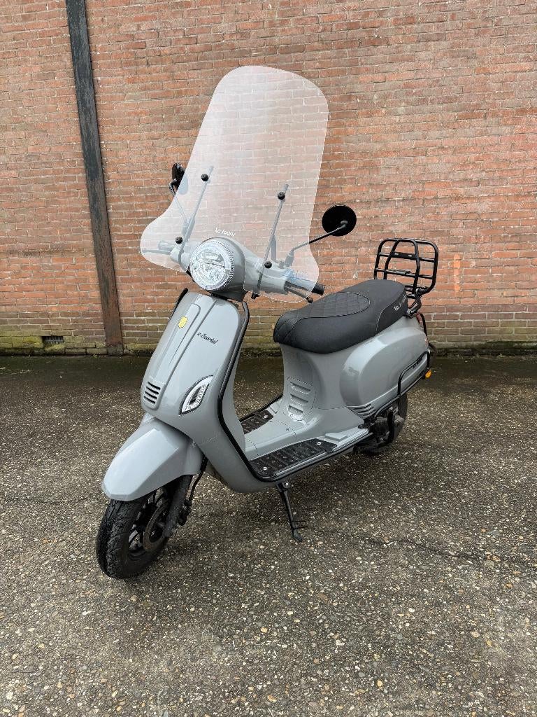 La Souris • Electrische scooter • NIEUWE ACCU, Elektrisch, Zo goed als nieuw, Ophalen, Overige merken