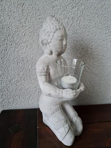 Boeddha beeld met waxinehouder beschikbaar voor biedingen