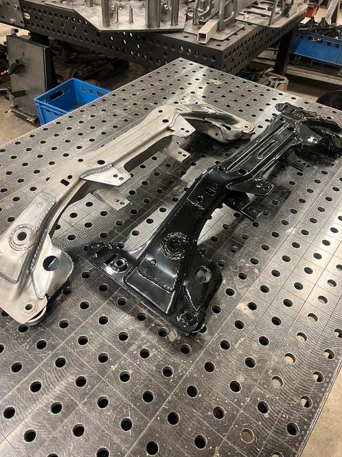Verstevigd / gepoedercoat subframe bmw e30, Auto diversen, Overige Auto diversen, Ophalen of Verzenden
