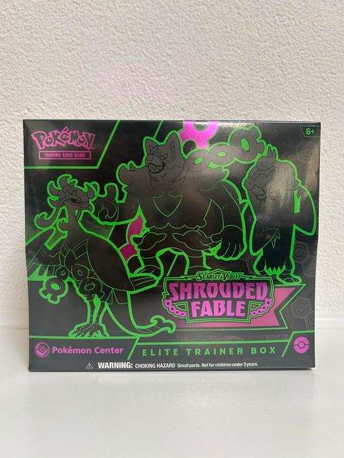 Pokemon Shrouded Fable ETB Pokemon Center Sealed, Hobby en Vrije tijd, Verzamelkaartspellen | Pokémon, Nieuw, Boosterbox, Foil