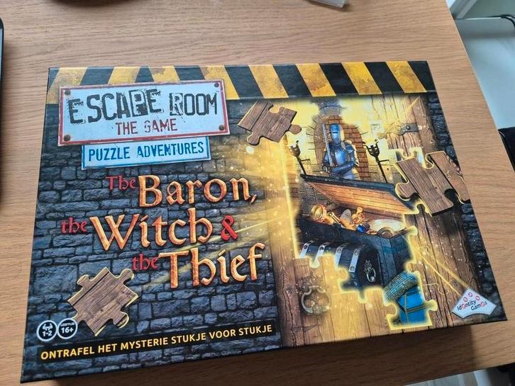 Escape Room The Game - The Baron, Witch & Thief, Hobby en Vrije tijd, Gezelschapsspellen | Bordspellen, Zo goed als nieuw, Een of twee spelers