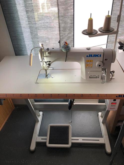 Industriële naaimachine Juki DDL-8700, Hobby en Vrije tijd, Naaimachines en Toebehoren, Zo goed als nieuw, Ophalen