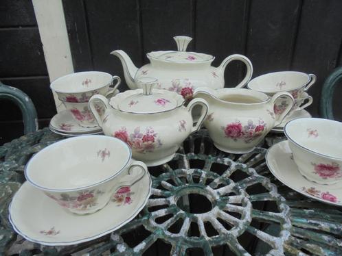 MOSA Theeservies met groot bloemboeket roze tinten oa roos, Antiek en Kunst, Antiek | Servies compleet, Ophalen of Verzenden