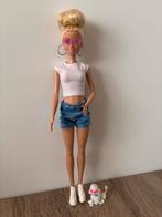 Barbie in sportief outfit met hondje, Kinderen en Baby's, Speelgoed | Poppen, Ophalen of Verzenden, Zo goed als nieuw