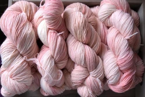 handgeverfde sokken wol SUPER SWEET, Hobby en Vrije tijd, Breien en Haken, Nieuw, Breien of Haken, Wol of Garen, Ophalen of Verzenden