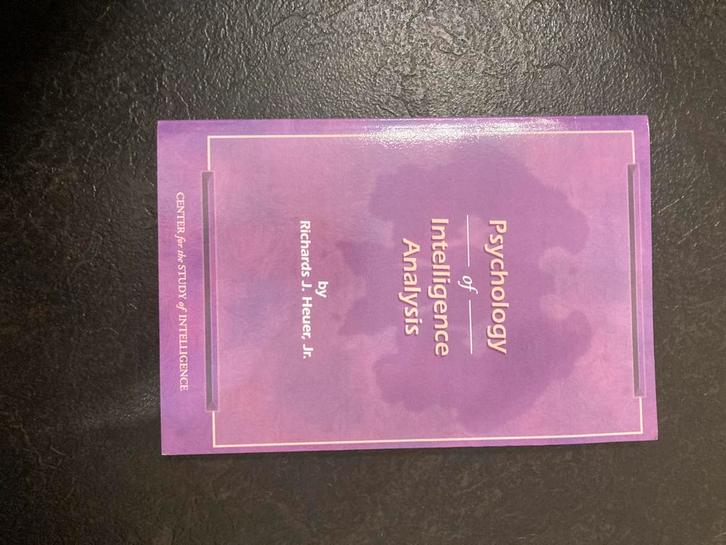 Psychology of Intelligence Analysis - Heuer, Boeken, Politiek en Maatschappij, Gelezen, Politiek en Staatkunde, Wereld, Ophalen of Verzenden