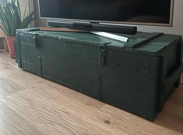 Oude Legerkist beschikbaar voor biedingen