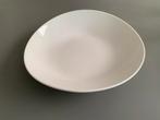 Ikea witte lage grote schaal van type Skyn, Ophalen of Verzenden, Effen, Porselein, Schaal of Schalen