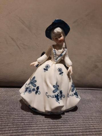 Vintage Dame Beeldje - Perfecte Staat! beschikbaar voor biedingen