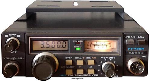 YAESU 730R mobiele UHF zend/ontvanger met microfoon YM-47., Telecommunicatie, Zenders en Ontvangers, Zo goed als nieuw, Ontvanger