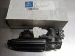 Mercedes W203 handgreep kofferklep A2037500493, Ophalen of Verzenden, Nieuw, Mercedes-Benz