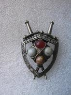 Keltische Broche - Schild met 2 Zwaarden / Edelsteen 4.5x3cm, Sieraden, Tassen en Uiterlijk, Broches, Overige materialen, 4 tot 7 cm