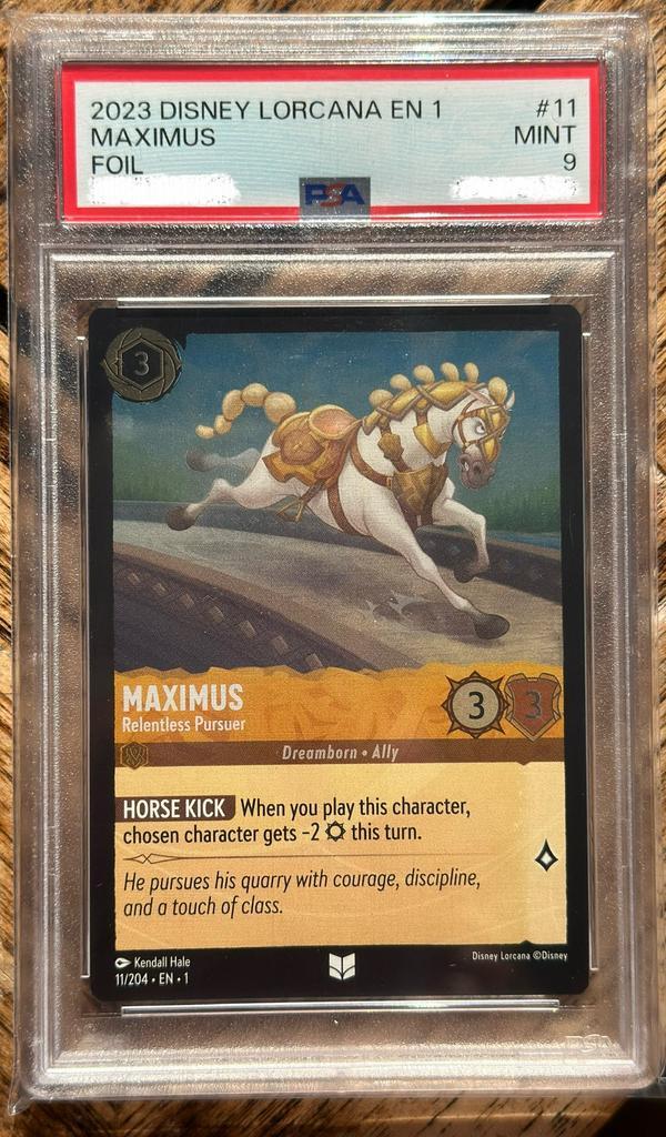 Maximus - Relentless Pursuer [Foil] #11 PSA 9, Hobby en Vrije tijd, Verzamelkaartspellen | Overige, Zo goed als nieuw, Losse kaart