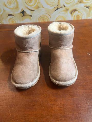 UGG Laarsjes Maat 30 beschikbaar voor biedingen
