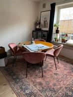 Comfortabele, velvet eetkamerstoelen in kleur roze (4 stuks), Ophalen, Overige kleuren, Zo goed als nieuw, Vier