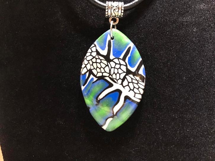 leren Ketting Appel Groen / Blauw Parelmoer / Zwart / Wit, Sieraden, Tassen en Uiterlijk, Kettinghangers, Nieuw, Overige materialen