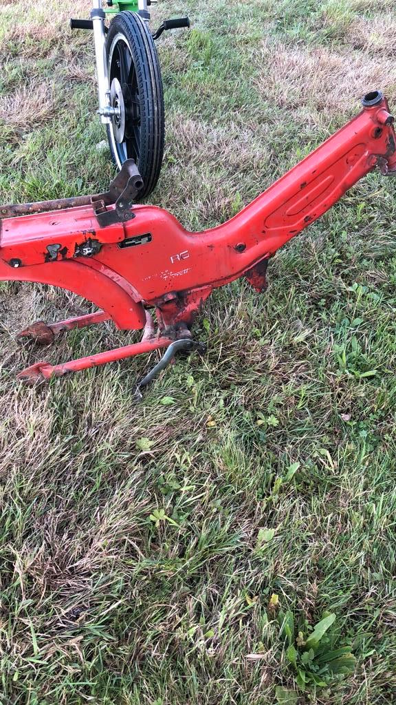 KREIDLER RS BJ 1969 TYPE BUFFEL  BOUWPAKKET 2 MAAL, Fietsen en Brommers, Brommeronderdelen | Kreidler, Zo goed als nieuw, Frame