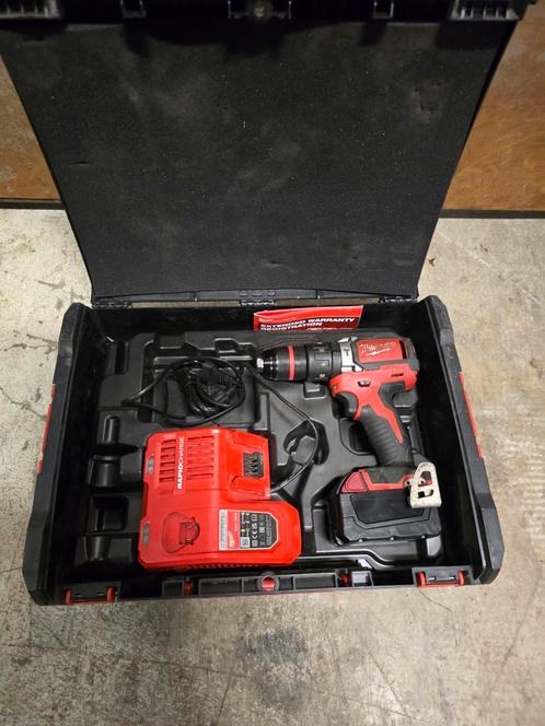 Milwaukee M18BLPD schroefboormachine met nieuwe lader & accu, Doe-het-zelf en Verbouw, Gereedschap | Boormachines, Gebruikt, Boor- en Schroefmachine