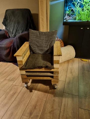 Handgemaakt uit pallethout , meerdere opties mogelijk  beschikbaar voor biedingen
