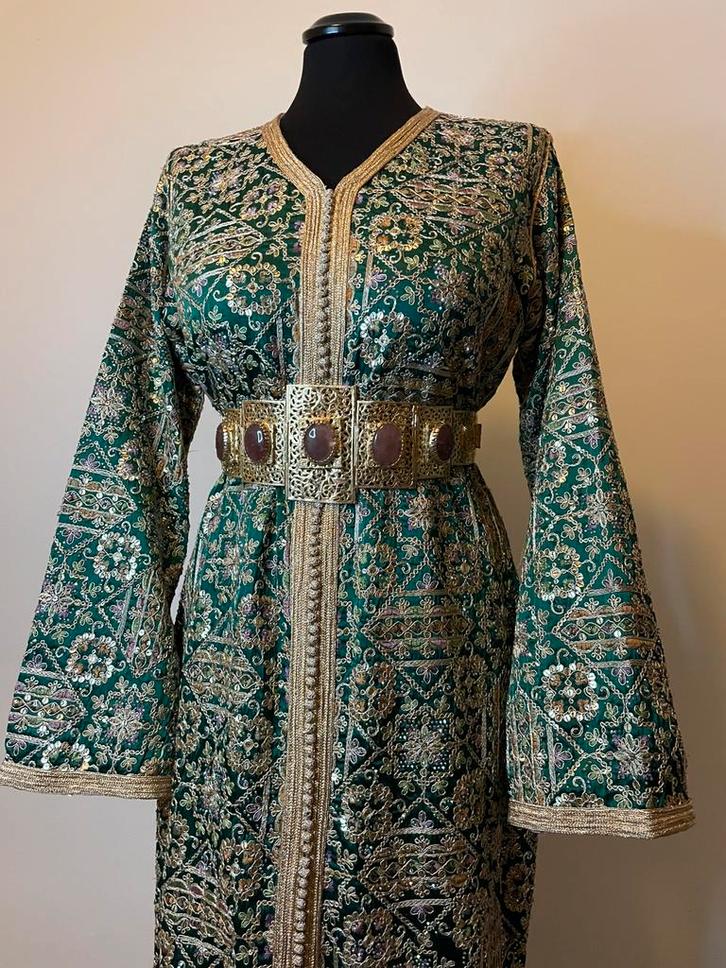 Takchita’s te huur, Kleding | Dames, Gelegenheidskleding, Zo goed als nieuw, Overige typen, Maat 38/40 (M), Ophalen of Verzenden