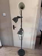 Industriële ikea hektar staande lamp grijs, Huis en Inrichting, Lampen | Vloerlampen, Ophalen, Zo goed als nieuw, Industriel, 150 tot 200 cm