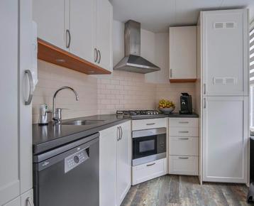 Keuken incl. apparatuur beschikbaar voor biedingen