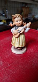 Hummel nr. 557 "Meisje met.gitaar", Verzamelen, Beelden en Beeldjes, Ophalen of Verzenden, Zo goed als nieuw, Hummel