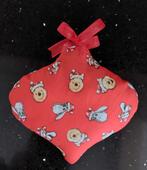 nieuw- Winnie de Pooh platte stoffen kerstbal ( rood), Ophalen of Verzenden, Overige figuren, Nieuw, Overige typen