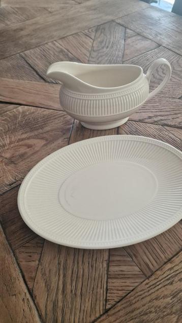 Wedgwood Windsor saus juskom sauskom met onderschotel beschikbaar voor biedingen