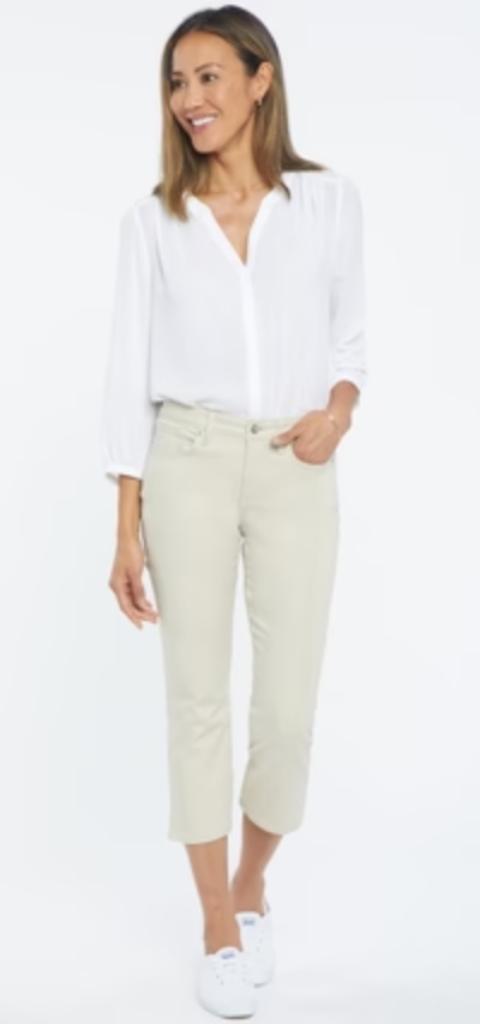 CAPRI broek NYDJ maat 6 nieuw!, Kleding | Dames, Broeken en Pantalons, Nieuw, Beige, Driekwart, Ophalen of Verzenden
