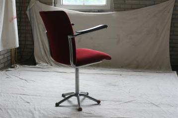 Vintage Jaren 50 De Wit Burostoel 1018 Bordeauxrood Corduroy beschikbaar voor biedingen